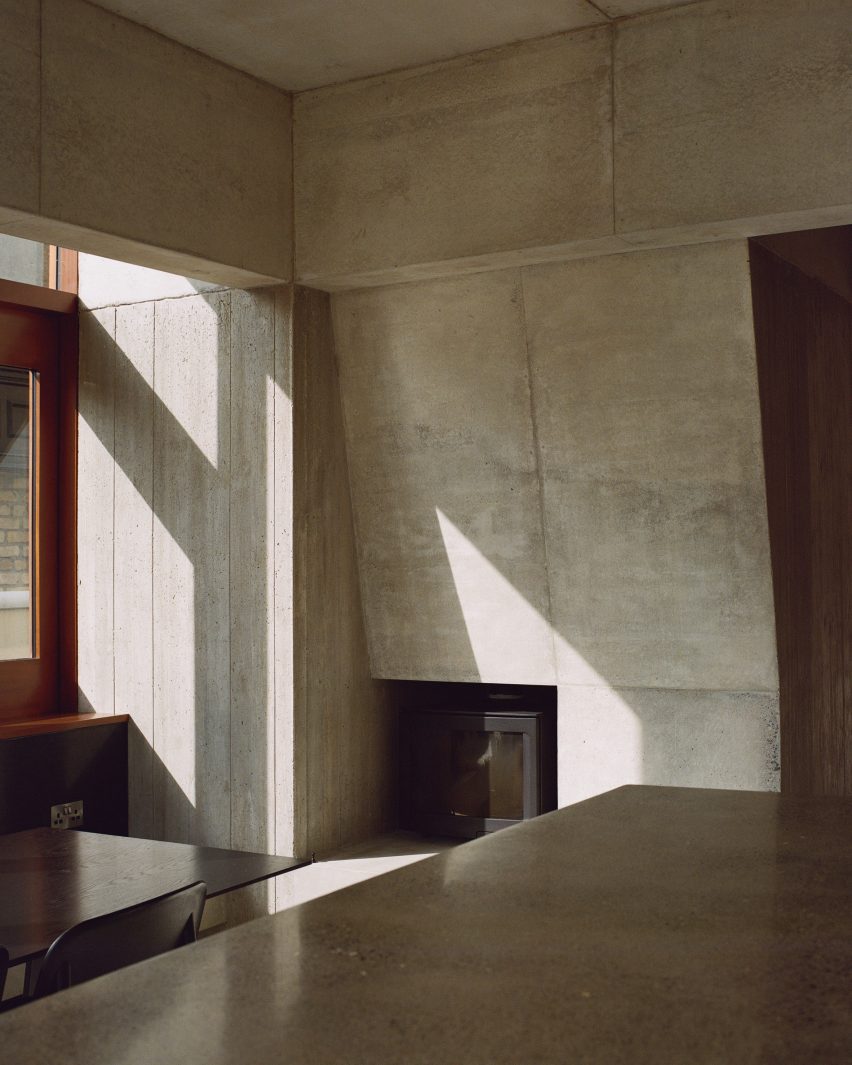 The fireplace in the Hollybrook Road extension by TOB Architect
