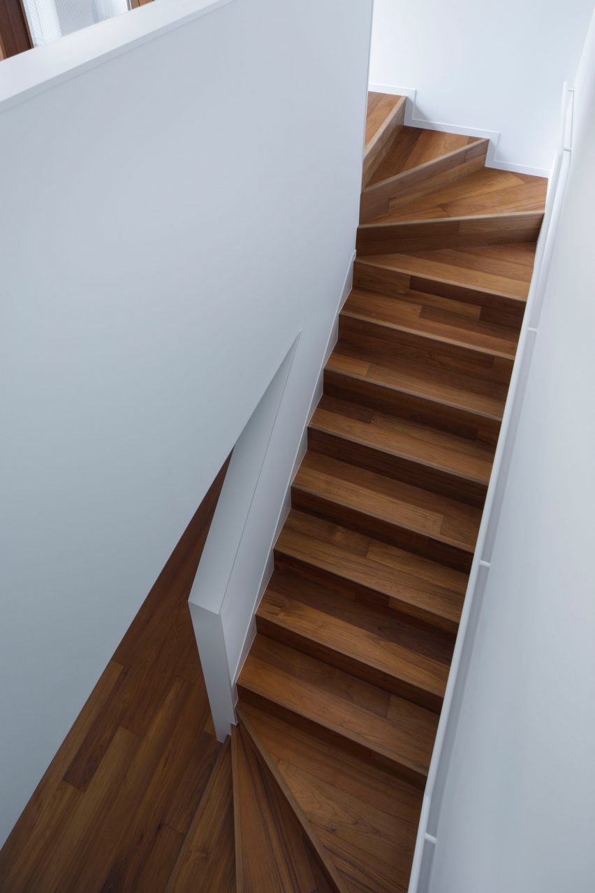 The staircase of House in Higashi-Gotanda by Case-Real