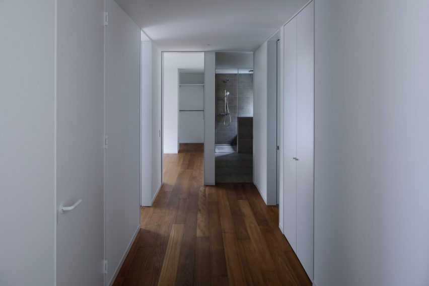 The interiors of House in Higashi-Gotanda by Case-Real