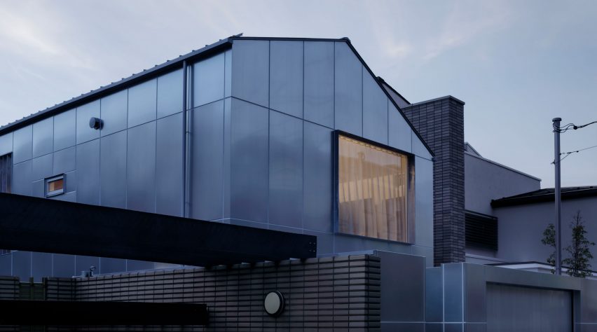 The steel-clad exterior of House in Higashi-Gotanda by Case-Real