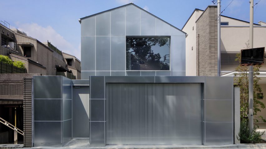 The steel-clad exterior of House in Higashi-Gotanda by Case-Real