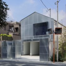 The steel-clad exterior of House in Higashi-Gotanda by Case-Real