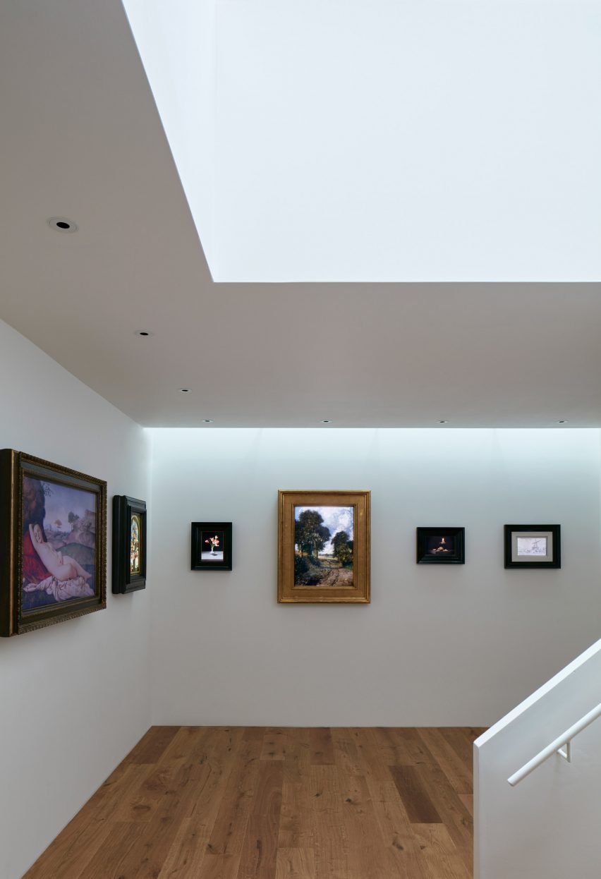 Paddington Pantheon art gallery in a London mews by Jonathan Tuckey Design