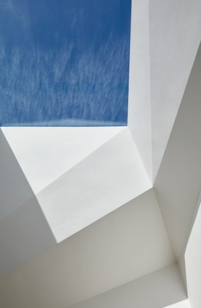 Paddington Pantheon art gallery in a London mews by Jonathan Tuckey Design