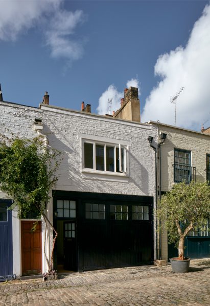 Paddington Pantheon art gallery in a London mews by Jonathan Tuckey Design