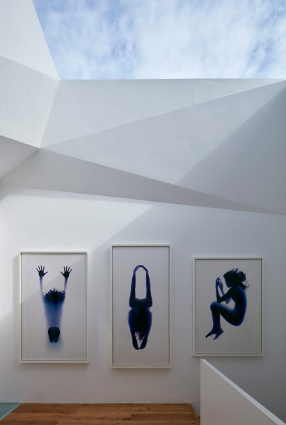 Paddington Pantheon art gallery in a London mews by Jonathan Tuckey Design