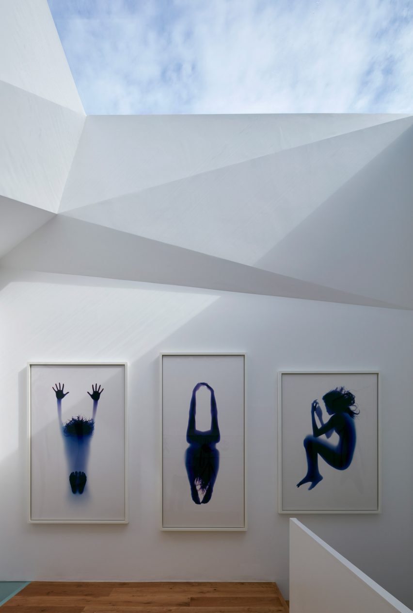 Paddington Pantheon art gallery in a London mews by Jonathan Tuckey Design