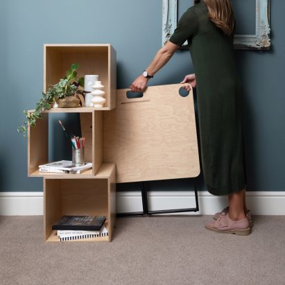 A folded KIT desk by Spacestor