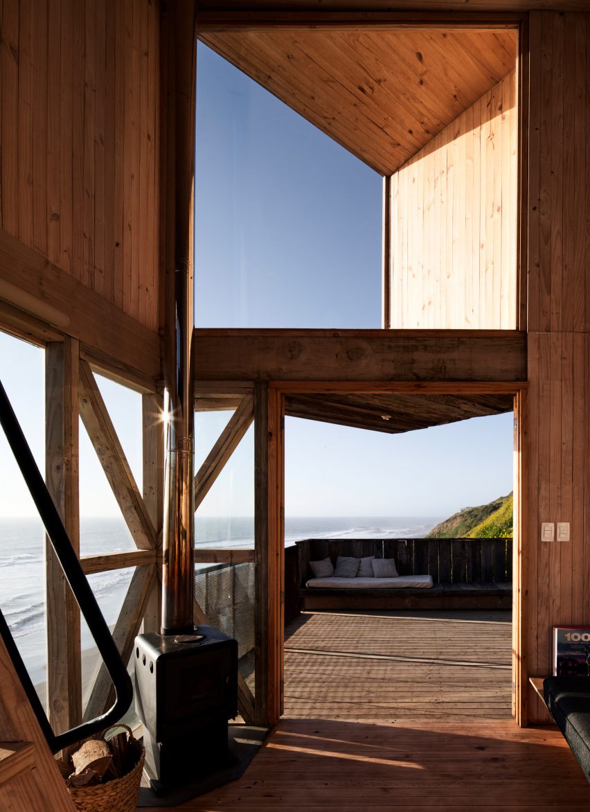 Wood-clad cabin in Navidad