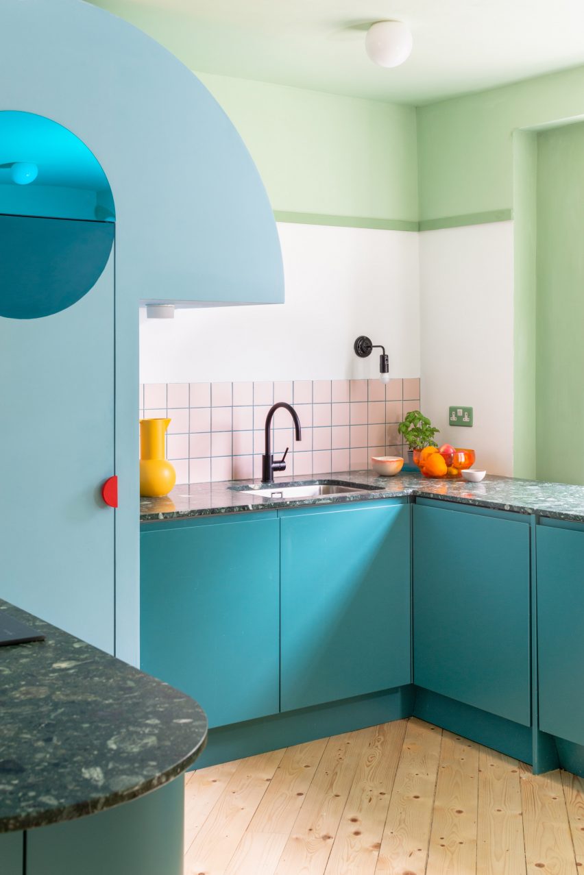 Mo-tel House by Office S&M