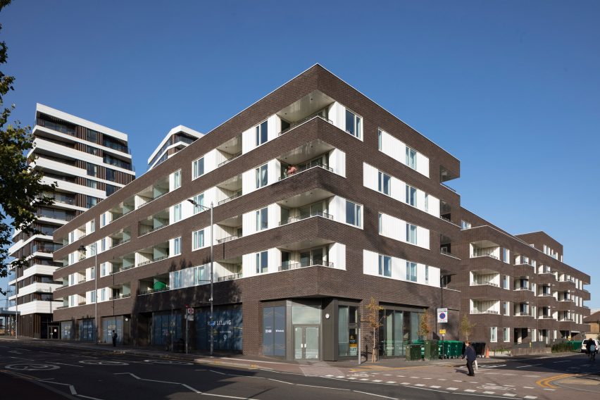 A courtyard building in the Motion development by Pollard Thomas Edwards
