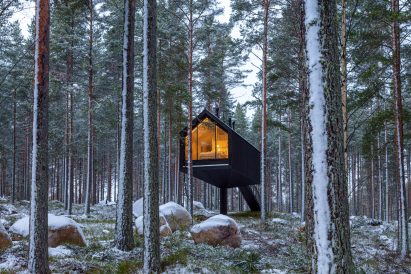 The exterior of the Niliaitta cabin by Studio Puisto