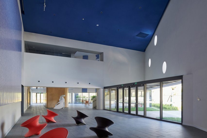 Pinghe Bibliotheater at the Shanghai Qingpu Pinghe International School China