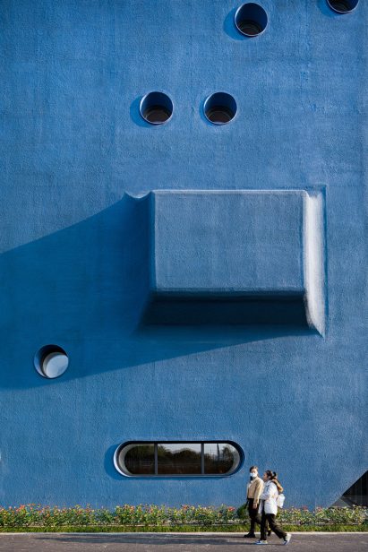 Pinghe Bibliotheater blue facade