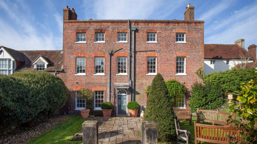 Newlands House gallery in West Sussex