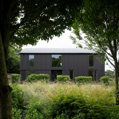 Converted barn by Sandy Rendel Architects