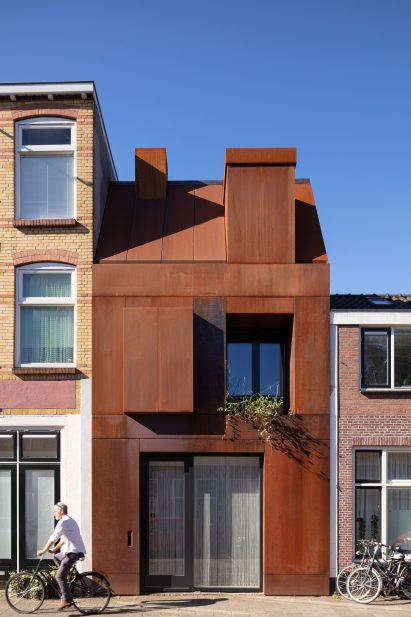 Corten steel front facade of Utrecht house