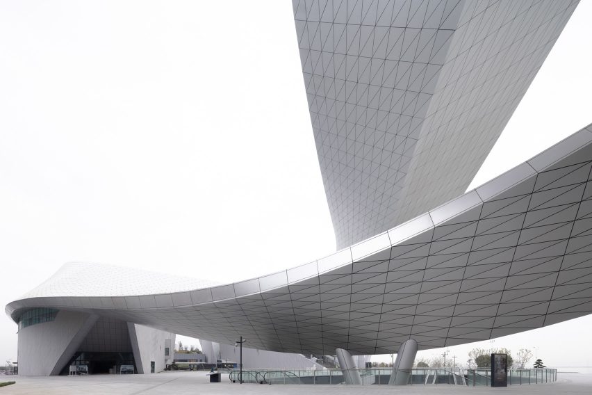 The exterior of the Suzhou Bay Cultural Center by Christian de Portzamparc
