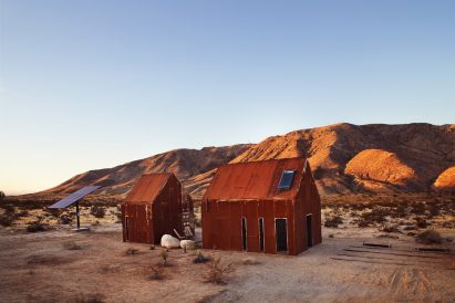 Metal cabin in Californian desert