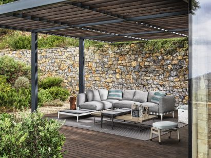 Outdoor living room at Villa Nemes by Giordano Hadamik Architects