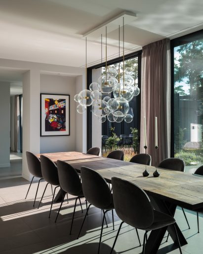 The dining room of Villa Tennisvägen by Johan Sundberg Arkitektur 