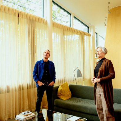 Sarah Wigglesworth and Piers Taylor discuss straw bale house in Jim Stephenson's latest film