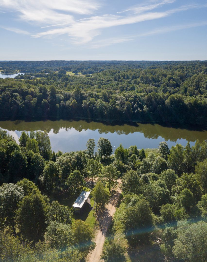 Aerial view of 019 Cabin by ŠA Atelier and Piritas