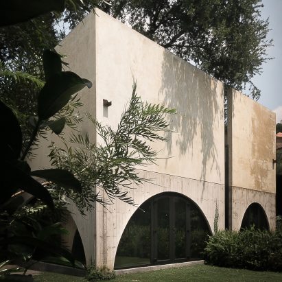 A house built on an irregular plot, its rooms are all different heights and sizes