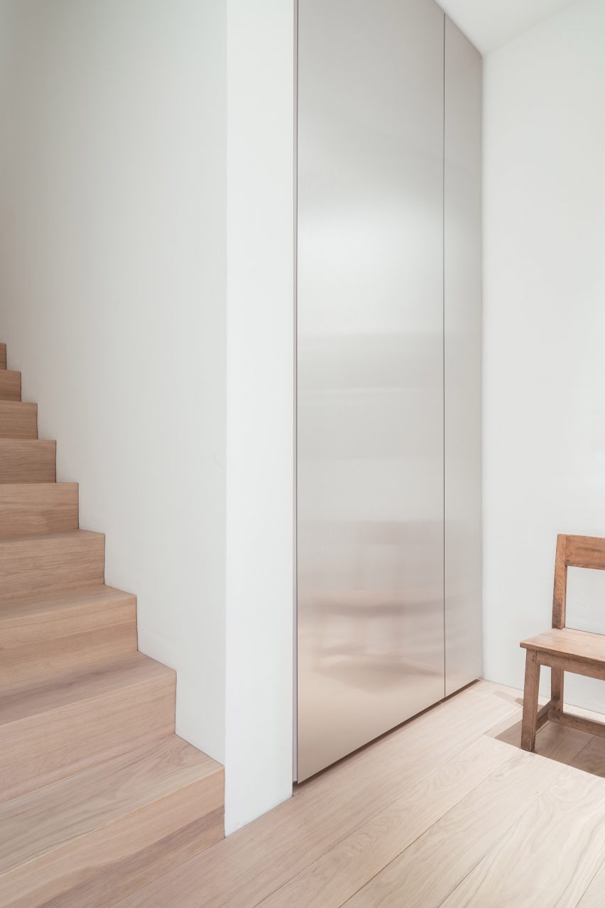 Simple finishes lend to a minimal interior