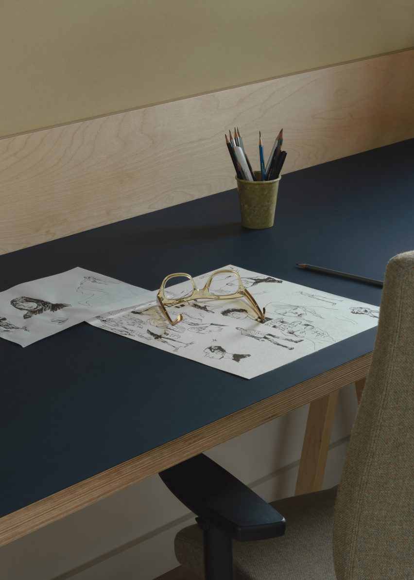 A workspace in a house in London by DeDraft