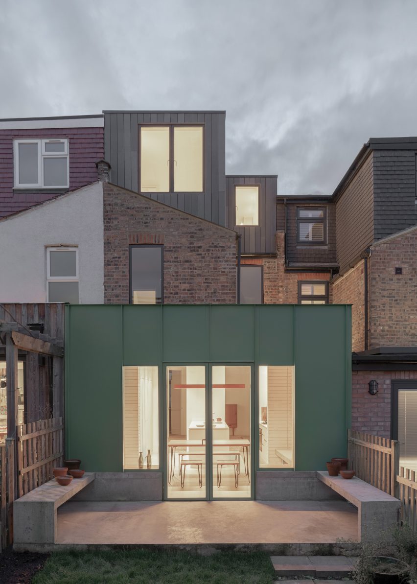 The green aluminium-clad extension of a house in London by DeDraft