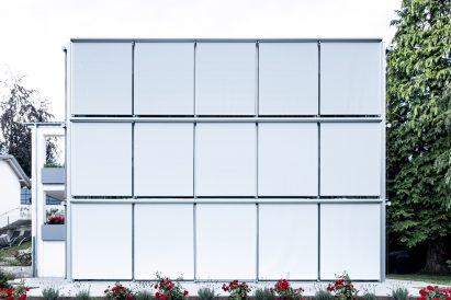 External blinds on house extension