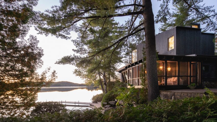 Cottage on the Point lake house in Quebec