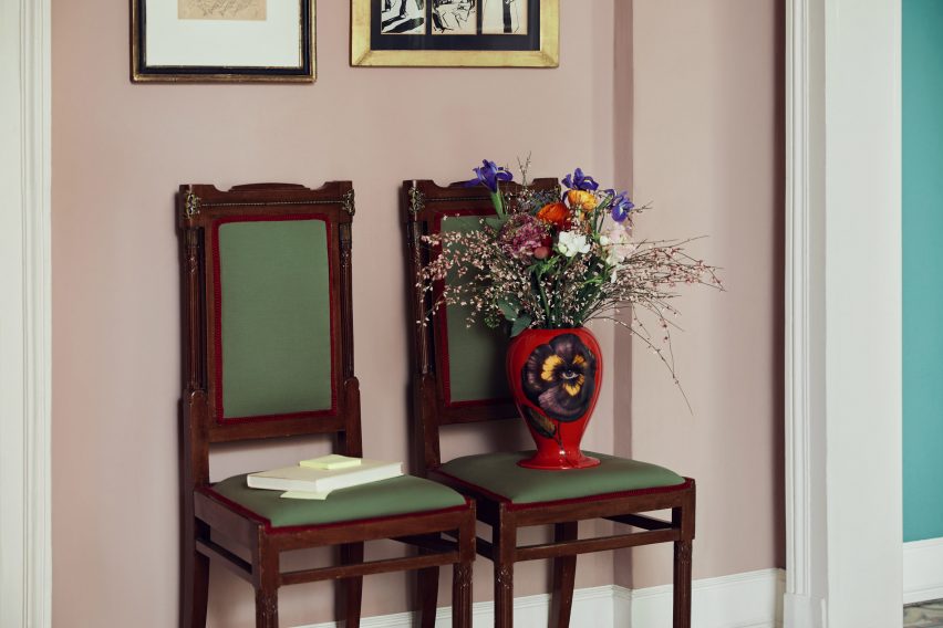 Pensee vase by Fornasetti