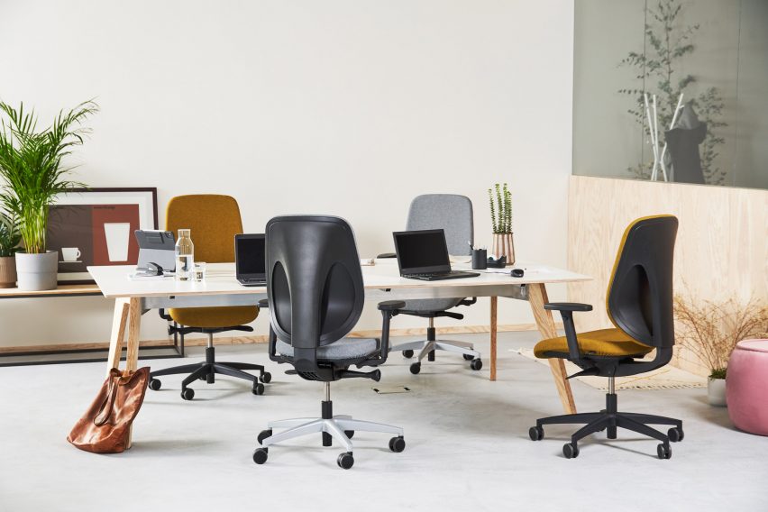 Giroflex 353 conference chairs in a meeting room