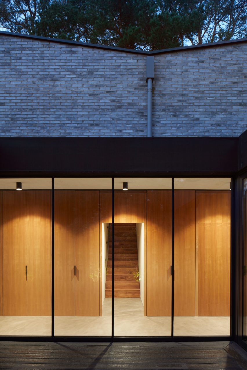 The exterior of the House in Bearsden by McGinlay Bell