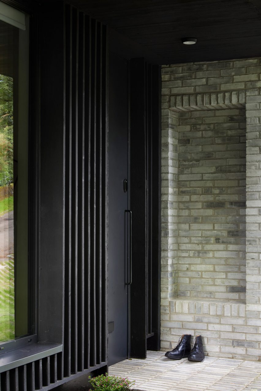 The exterior of the House in Bearsden by McGinlay Bell