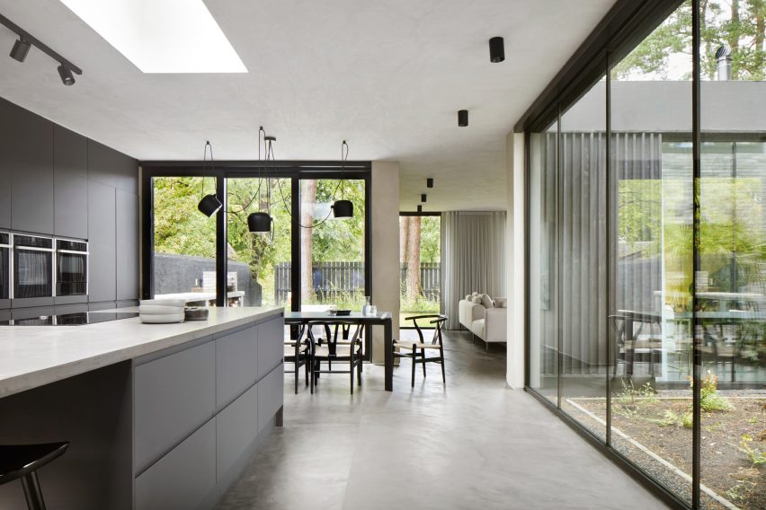 The kitchen of a House in Bearsden by McGinlay Bell