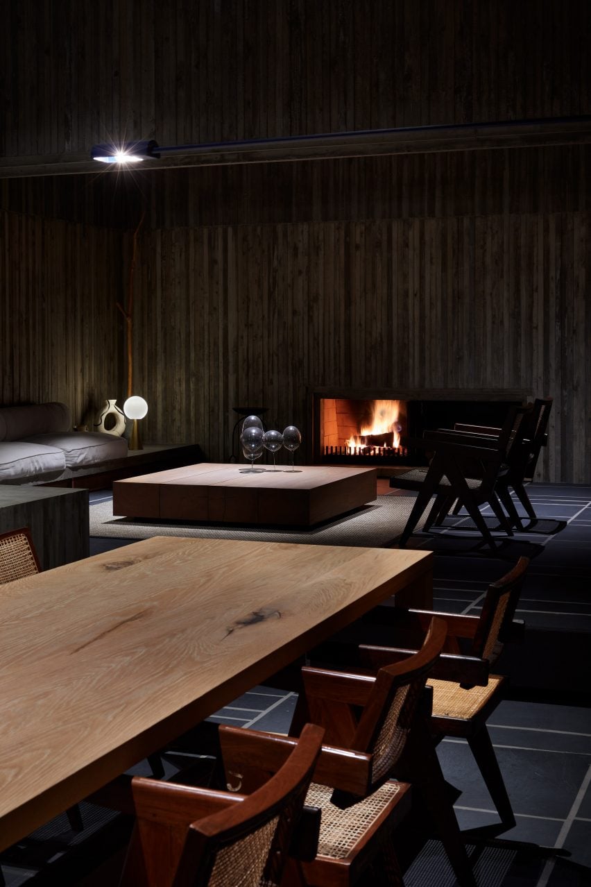 The living room of House T by Suppose Design Office