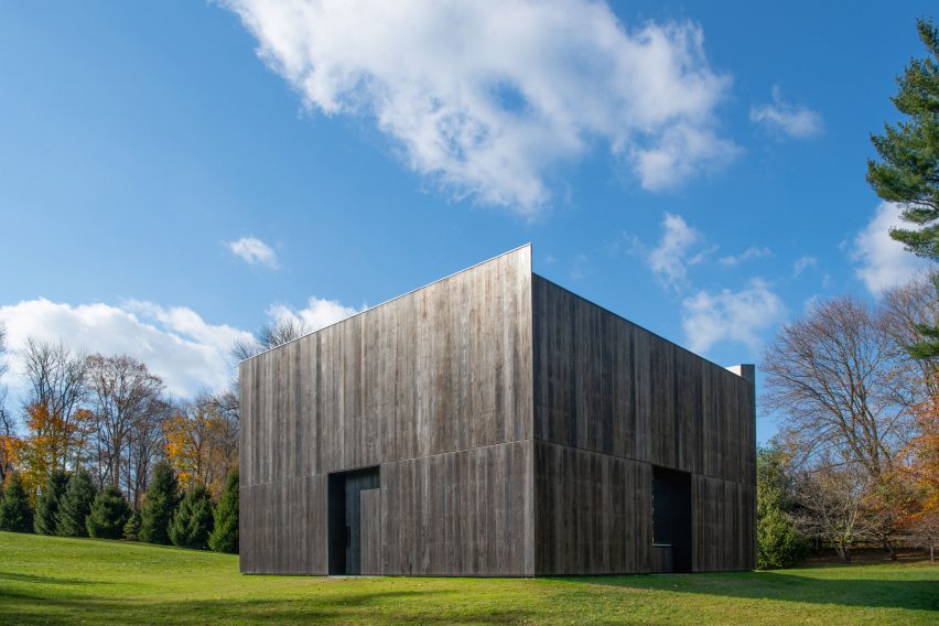 Exterior of LX Pavilion by OLI Architecture for London Cross by Richard Serra