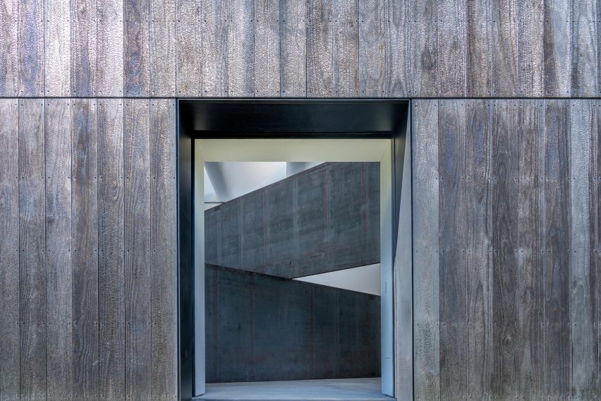 Entrance to LX Pavilion by OLI Architecture for London Cross by Richard Serra