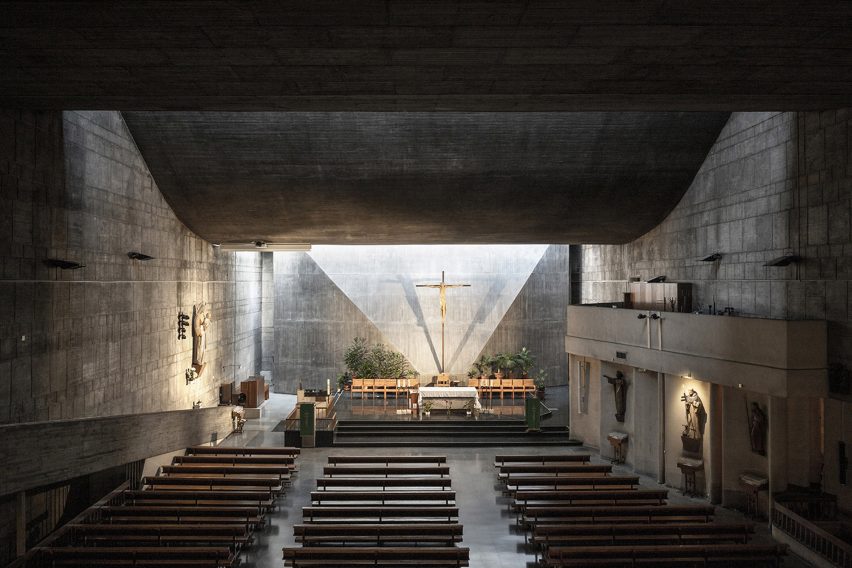 Interior of Church of Nuestra Señora del Rosario de Filipinas