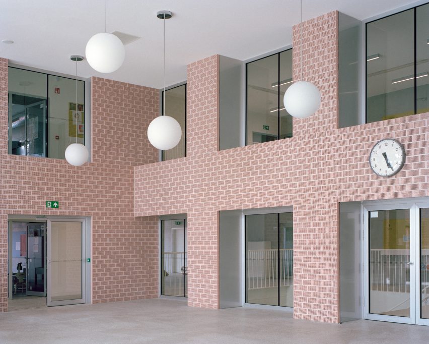 Melopee School in Ghent by XDGA