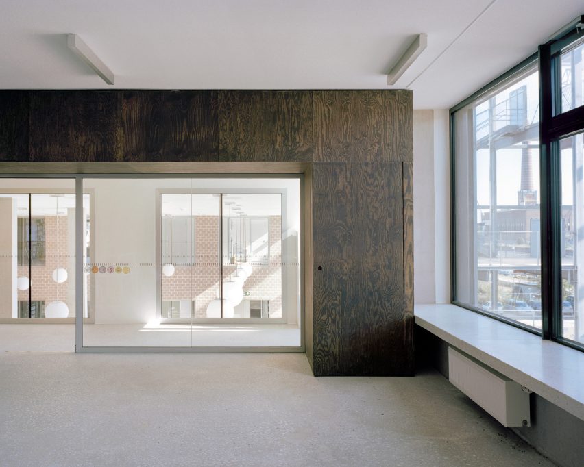 Melopee School in Ghent by XDGA