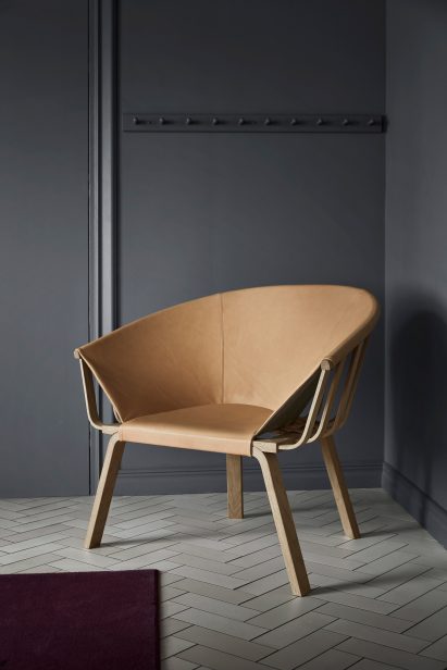 Wood-and-leather easy chair
