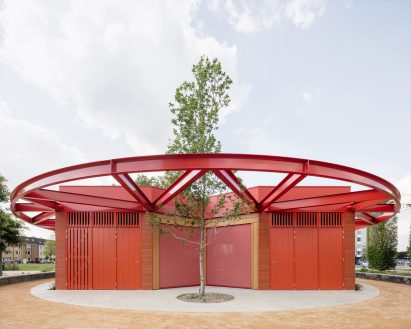 Circular steel restaurant pavilion