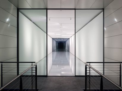 White box gallery