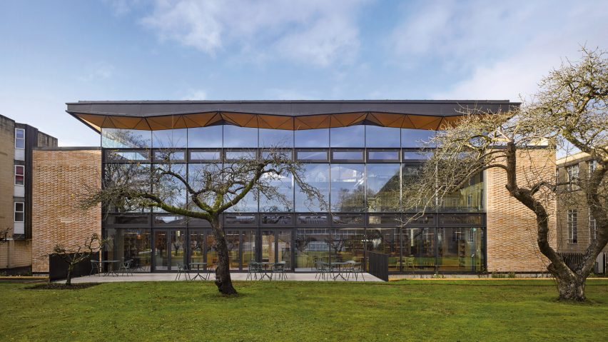 Woods Bagot tops school library with “tree-like” timber ceiling