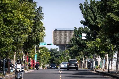 A distant view of Tainan Public Library 