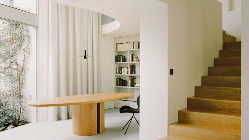 The dining room of a Parisian townhouse by Clément Lesnoff-Rocard